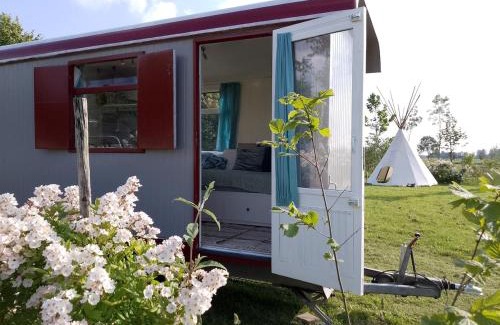 Vierakker Apartment | Toplocatie! Moderne en knusse pipowagen 'Postduif' vlakbij Zutphen