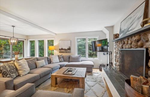 Stowe Area House | Topnotch 384D