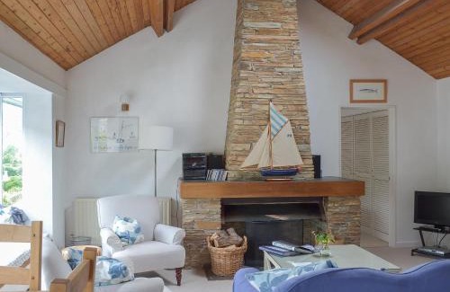 Newton Ferrers House | Topsail