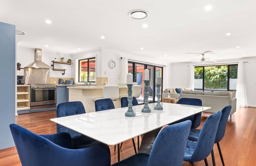 St. Georges Basin House | Topsy Turvey by Experience Jervis Bay