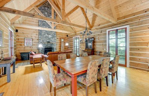 Topton House | Topton Cabin with Hot Tub - 6 Mi to Nantahala Lake!