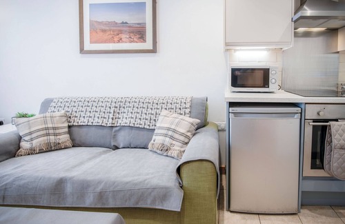 Parkmill Cottage | Tor Bay Cottage - 1 Bedroom - Parkmill