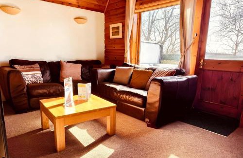 Liverton House | Tor View Lodge with Hot Tub & Sauna - Spa Resort - South Devon