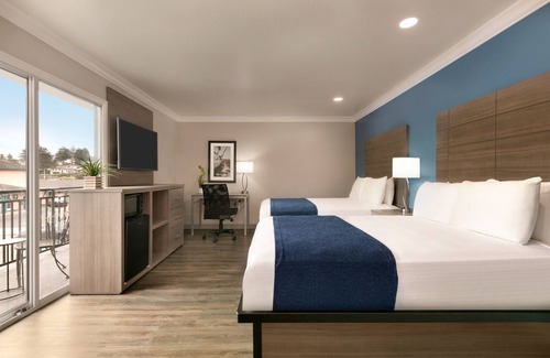 Westside Santa Cruz Hotel | Torch Lite Inn