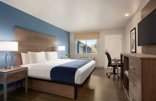 Westside Santa Cruz Hotel | Torch Lite Inn