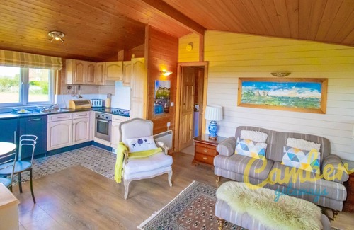 Romney Marsh House | Tore Petty Lodge - Romantic luxury lodge with spa bath and private sauna - Rural Kent