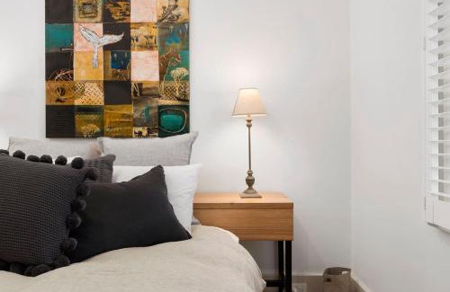 Battery Point House | Tori's Cottage - Stroll to Vibrant Salamanca