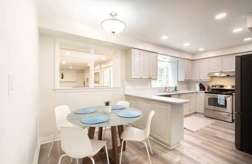 North York House | TORONTO MANSION [6 Bdrms, 3.5 Bath] ✔AAA Location✔