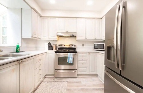 North York House | TORONTO MANSION [6 Bdrms, 3.5 Bath] ✔AAA Location✔