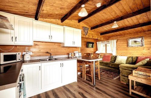 Ballycastle Ski Chalet | Torr Lodge- luxury log cabin with private hot tub!