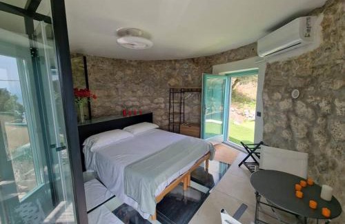 Historical Downtown Salerno Villa | Torre del Principe suite