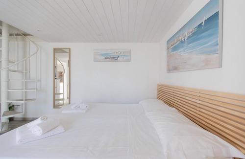Municipio 1 Apartment | Torre Lama con Balcone Vista Mare by Wonderful Italy