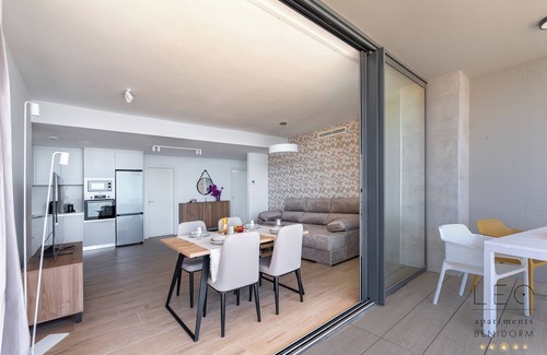 Cala Apartment | Torre Sakura By Leo Apartments