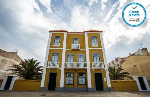 Torreira House | Torreira . Yellow Beach Pavilion