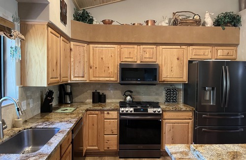 Torreon Cabin | Torreon, Upscale Great Rm, 3 Decks, Wooded 1/2 Acre, Fenced Area For Dog!