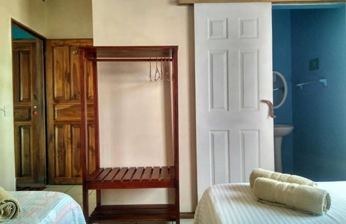 Tortuguero Hotel | Tortuguero Adventures Beach House