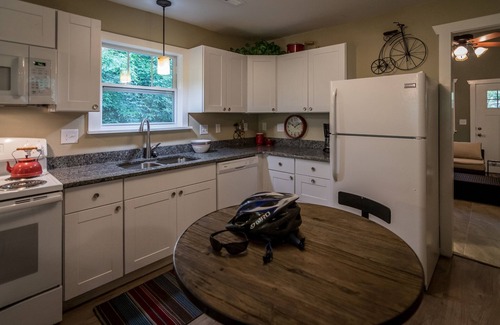 Brevard House | Totally Modern Country Cottage