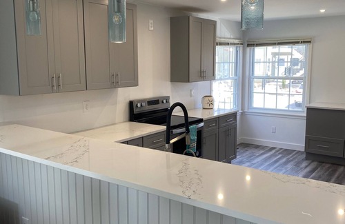 North End House | Totally re-done! Spacious, bright 3 bedroom, 2 1/2 bath two story townhouse