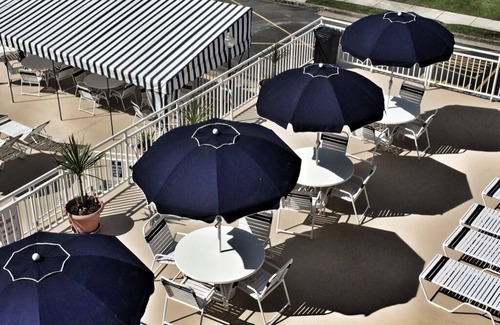 Ventnor City Condo | Totally renovated Oceanfront Condo 5 minutes from Atlantic City Casinos