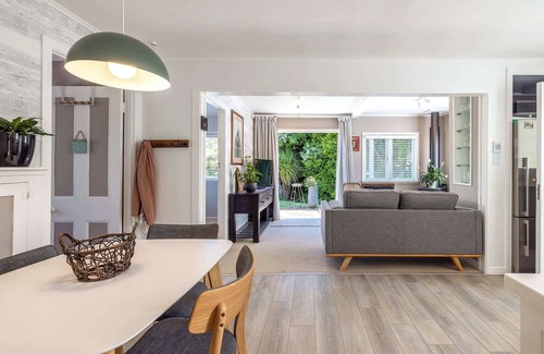 Oneroa House | Totara Cottage - Our Island