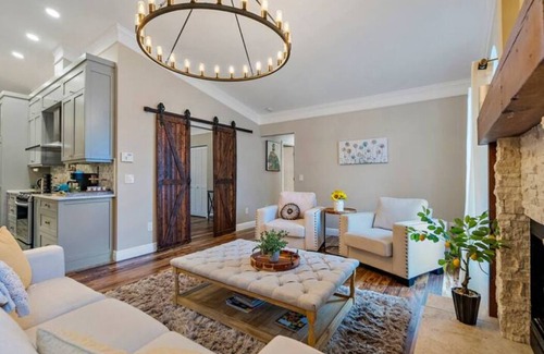 Highpoint House | Toucan Luxury Oasis - Heated POOL and SPA option