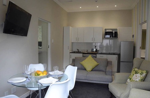 Baileys Muckleneuk Apartment | Touch of Class Villas