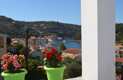 Gaios House | Toula's House