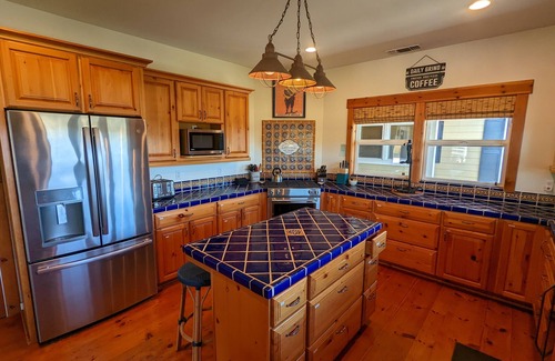Paso Robles House | Tour de Rouge-A French Inspired Modern Farmhouse! Brand New Pool/Spa!
