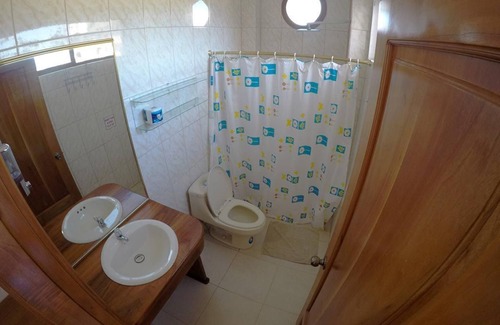 Puerto Villamil House | Tour to volcan, swim with sharks! Double Room Suite #3