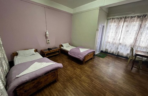 Tawang Hotel | Tourist Hut