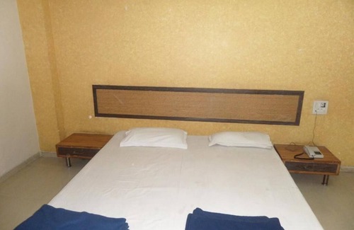 Daulatabad Hotel | Tourists Home