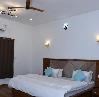 Khajuraho Hotel | TOURIST VILLAGE KHAJURAHO