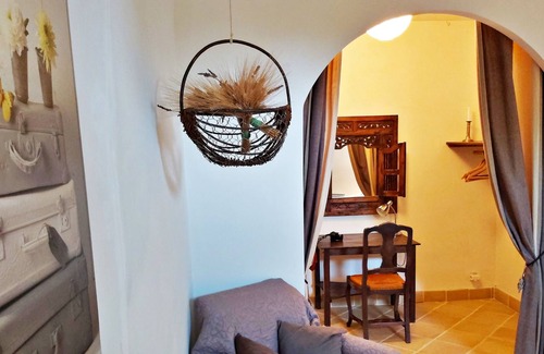 Calmont Apartment | Tournesol: typical 2-person, 1-bedroom gite between Toulouse and Carcassonne