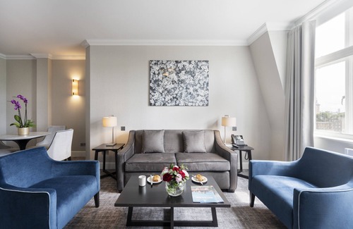 Tower Hill Apartment | Tower Residences by Blue Orchid