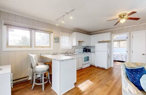 Bethany Beach Condo | Tower Shores Tiny Gem