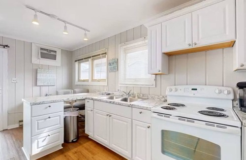 Bethany Beach Condo | Tower Shores Tiny Gem