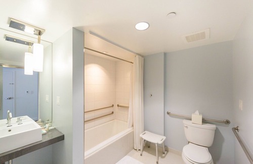 Pacific Beach Hotel | Tower23 Hotel