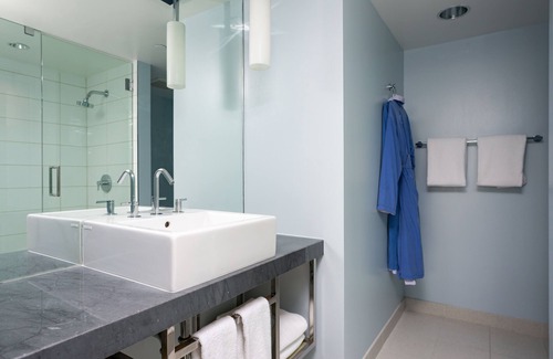 Pacific Beach Hotel | Tower23 Hotel