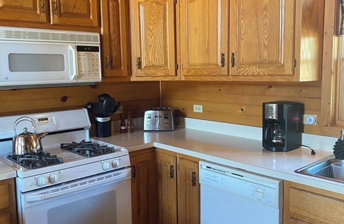 Wisconsin Dells House | Towering Pines Lodge: A Hidden Haven 10 Miles from Wisconsin Dells
