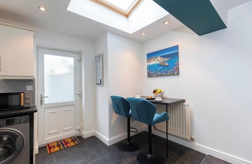 Guisborough House | Town centre & all the comforts!