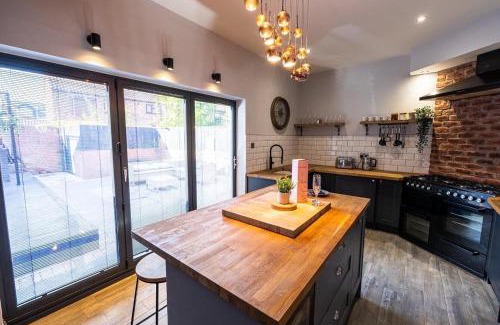 Morpeth House | Town center cottage with Hot tub