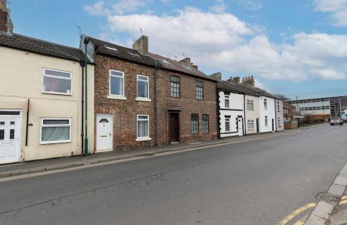 Guisborough House | Town centre & all the comforts!
