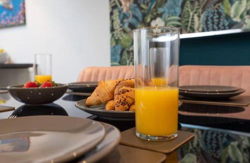 Guisborough House | Town centre & all the comforts!