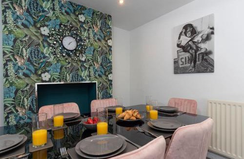 Guisborough House | Town centre & all the comforts!