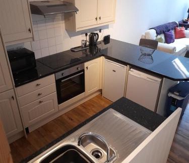 Tewkesbury House | Town centre cottage