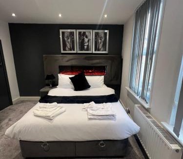 Barnstaple House | Town Centre En Suite Room 4