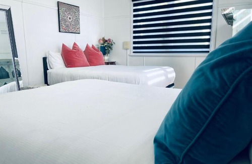 Tenterfield House | Town Cottage