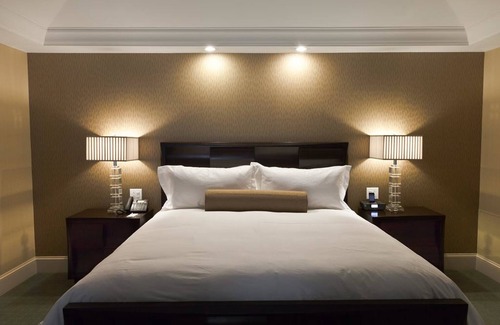 West Ashley Hotel | Town & Country Inn and Suites