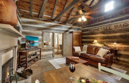 Fredericksburg House | Town Creek Cabin Walk to Main St