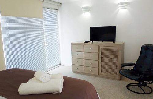 Coyoacan Apartment | Town House 2 in San Ángel 2BR/3BA 1 Queen 2 Twin 1 Sofa bed double